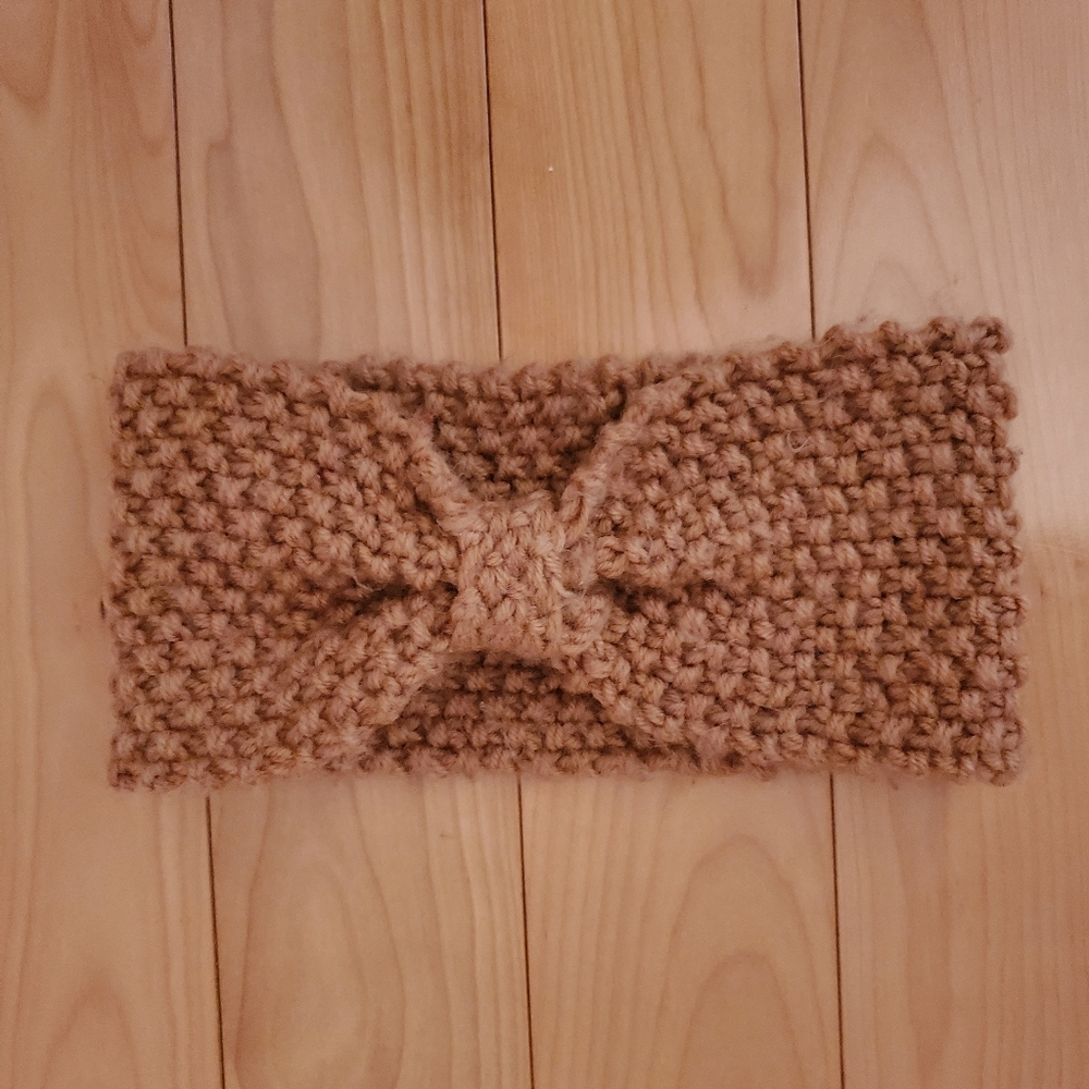 Forever 21 winter tan headband with bow
